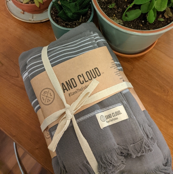 Sand Cloud bath bundle in gray with white stripes - Picture 3 of 8